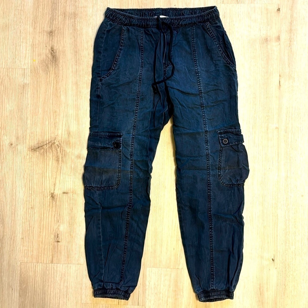 Bella Dahl Distressed Cargo Pants Navy size Small